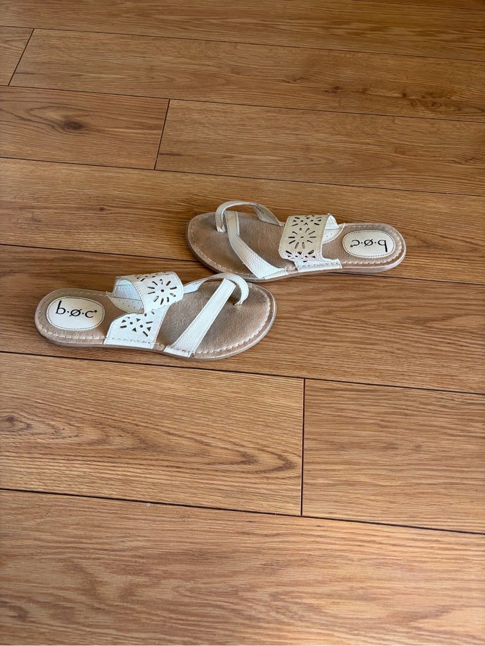 b.o.c. Cream Laser-Cut Strap Toe-Loop Slide Sandals - Picture 3 of 7